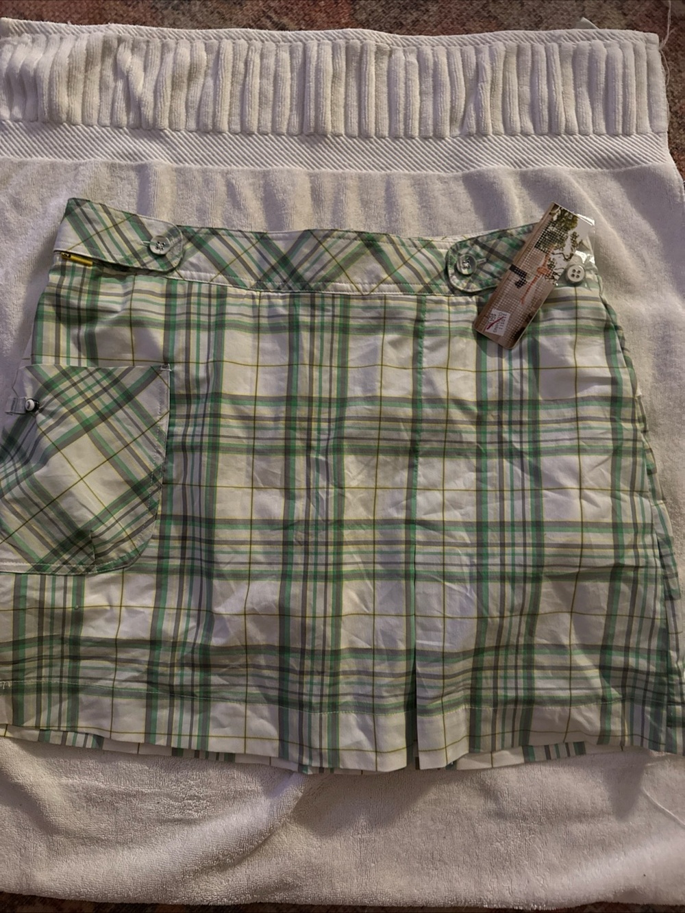 Lole Green and White Plaid Skirt - Picture 5 of 7